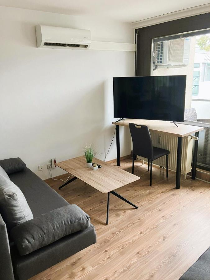 Aspern Nationalpark Apartment Vienna Luaran gambar